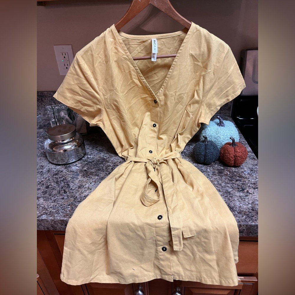 Yellow RVCA dress with buttons and waist tie, knee length dress